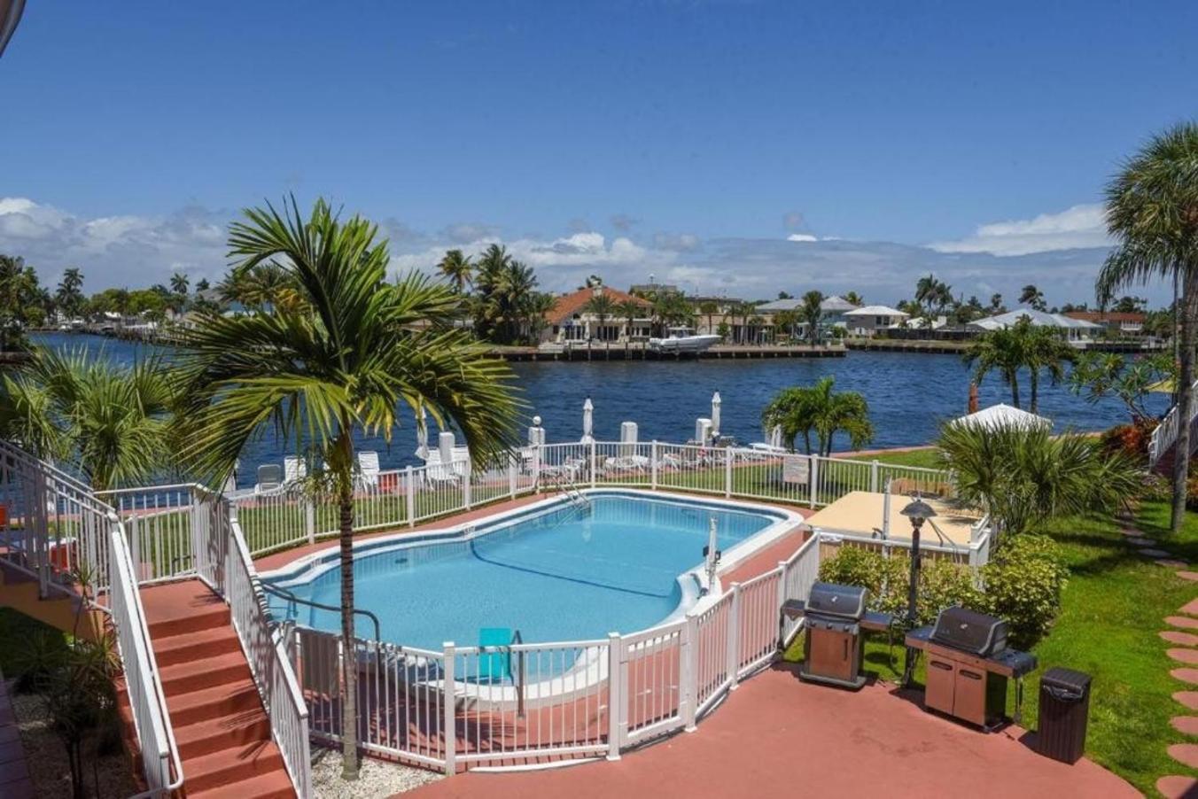 Studio Intracoastal Views! 5 Min Walk To The Beach Vila Pompano Beach Exterior foto