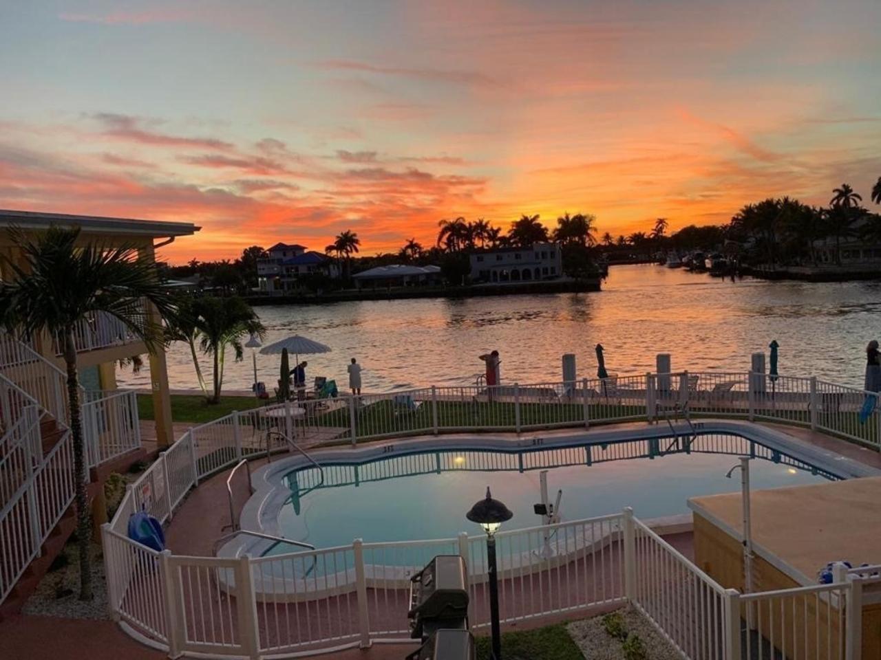 Studio Intracoastal Views! 5 Min Walk To The Beach Vila Pompano Beach Exterior foto
