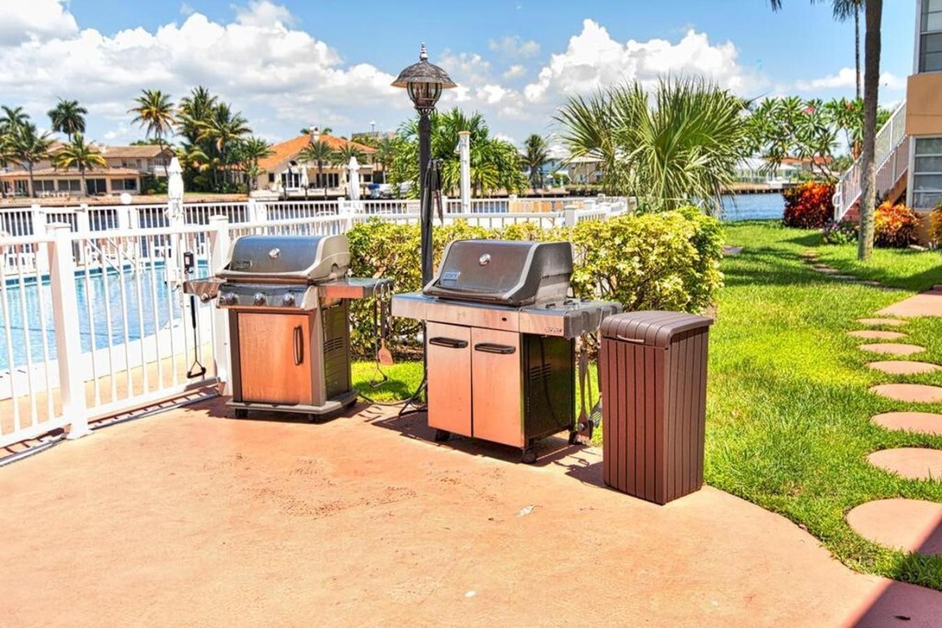 Studio Intracoastal Views! 5 Min Walk To The Beach Vila Pompano Beach Exterior foto