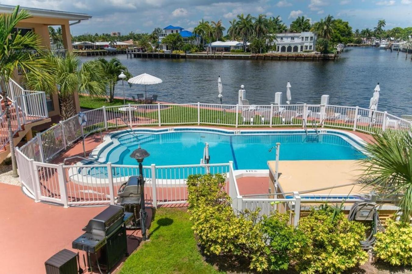 Studio Intracoastal Views! 5 Min Walk To The Beach Vila Pompano Beach Exterior foto